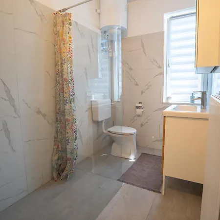 Khodai Apartament *