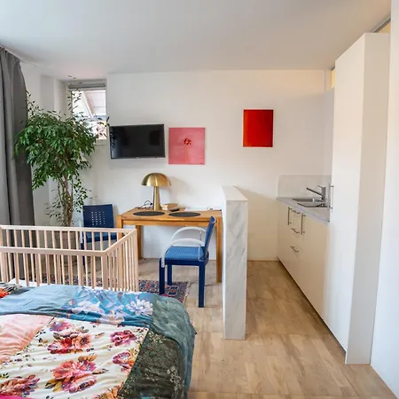 Apartament Khodai *