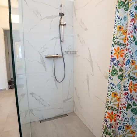 Apartament Khodai *